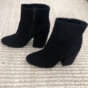 Kendall + Kylie blk boots w/ studded block heelsSOLD